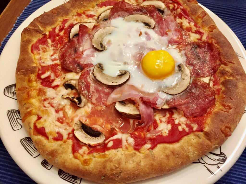 Pizza aus Hefeteig