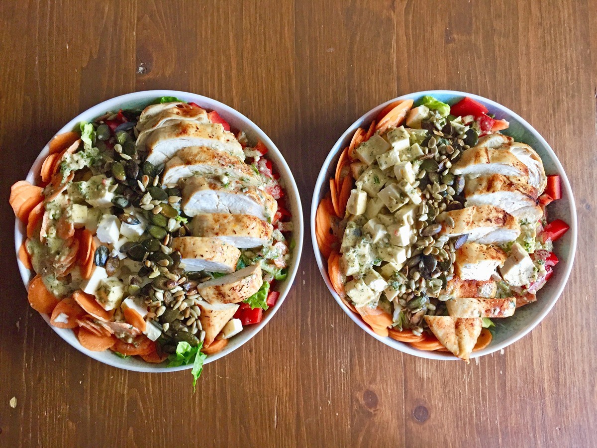 Salat Bowl mit Hühnchen